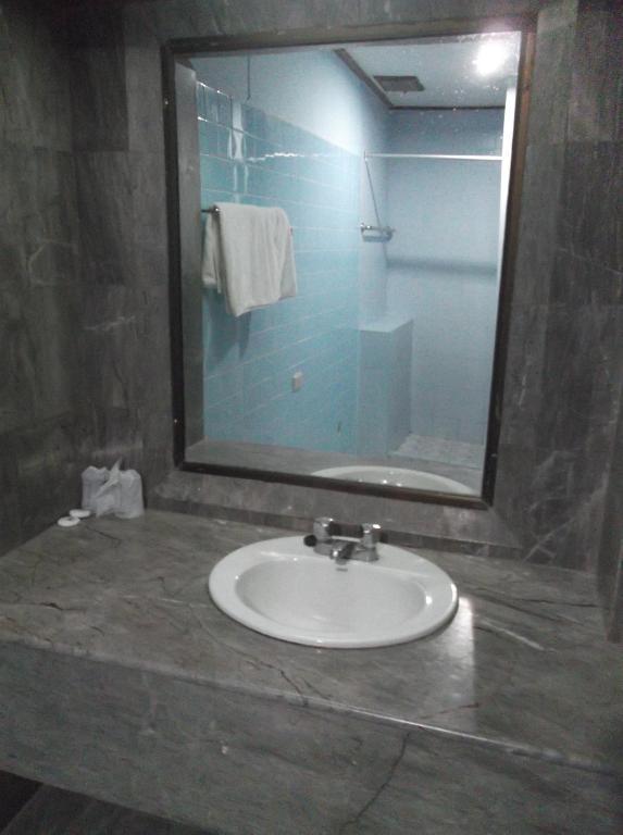 Tapee Hotel Surat Thani Bilik gambar
