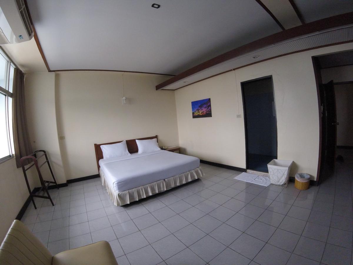 Tapee Hotel Surat Thani Luaran gambar