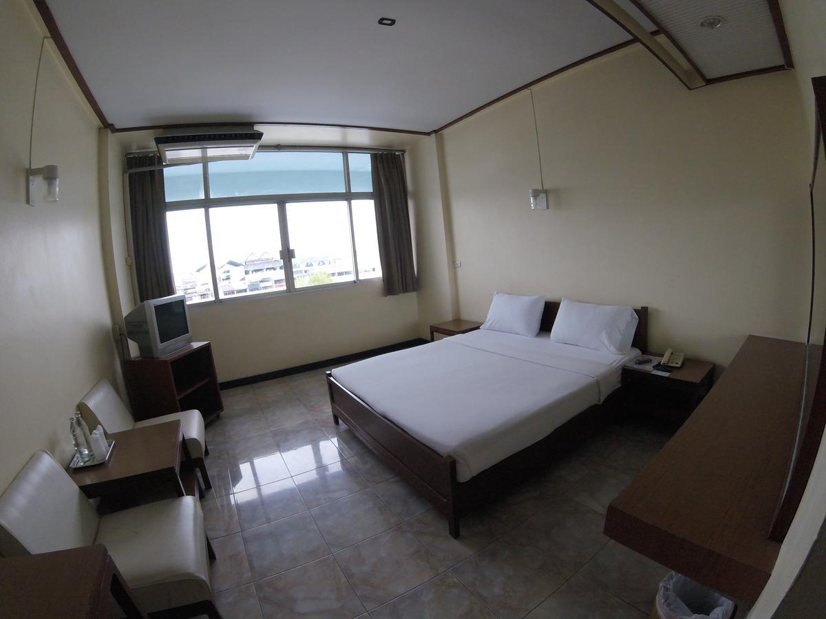 Tapee Hotel Surat Thani Luaran gambar